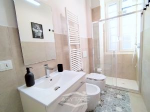 BILOCALE RISTRUTTURATO E ARREDATO A NUOVO !