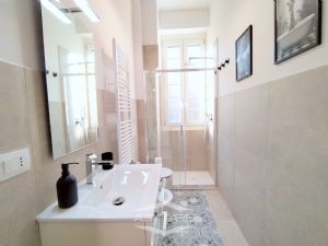 BILOCALE RISTRUTTURATO E ARREDATO A NUOVO !