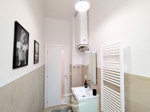 BILOCALE RISTRUTTURATO E ARREDATO A NUOVO !