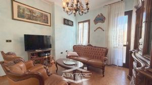 Porzione di casa con cortile privato e terrazzo