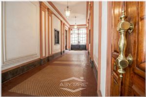 AFFITTASI NEGOZIO STORICO SAN SALVARIO CON VOLTE A VISTA