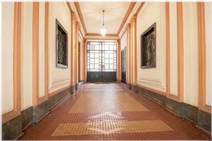 AFFITTASI NEGOZIO STORICO SAN SALVARIO CON VOLTE A VISTA