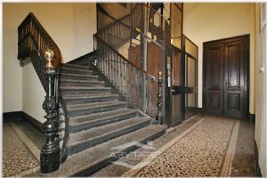 AFFITTASI NEGOZIO STORICO SAN SALVARIO CON VOLTE A VISTA