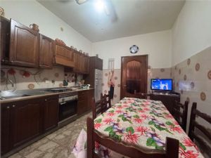 AMPIO QUADRILOCALE NEL CUORE DELLA TORRETTA VECCHIA – ASTI