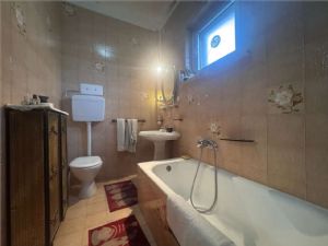 AMPIO QUADRILOCALE NEL CUORE DELLA TORRETTA VECCHIA – ASTI