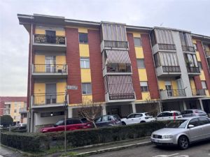 AMPIO QUADRILOCALE NEL CUORE DELLA TORRETTA VECCHIA – ASTI