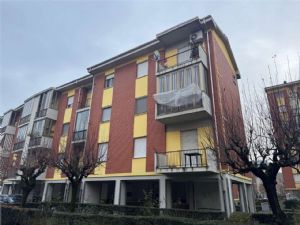 AMPIO QUADRILOCALE NEL CUORE DELLA TORRETTA VECCHIA – ASTI