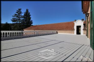 DIMORA STORICA RISTRUTTURATA CON PARCO E TERRAZZO