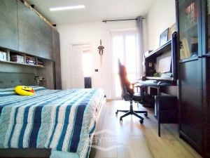 APPARTAMENTO RISTRUTTURATO CON DOPPI SERVIZI !