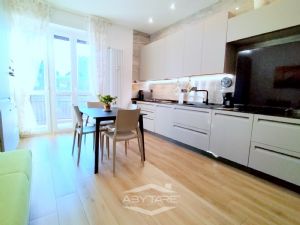 APPARTAMENTO RISTRUTTURATO CON DOPPI SERVIZI !