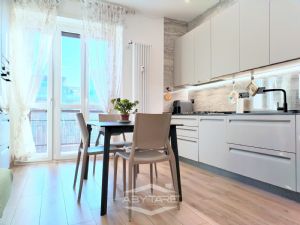 APPARTAMENTO RISTRUTTURATO CON DOPPI SERVIZI !