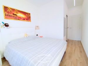 APPARTAMENTO RISTRUTTURATO CON DOPPI SERVIZI !