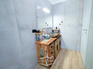 APPARTAMENTO RISTRUTTURATO CON DOPPI SERVIZI !