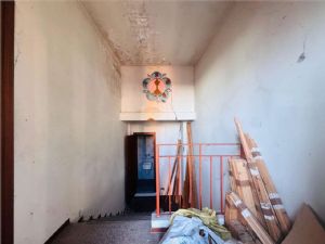 Villa indipendente bifamiliare con 1.700 mq di giardino, posizione unica sotto l’Ospedale