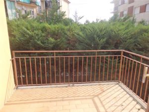 Villa indipendente bifamiliare con 1.700 mq di giardino, posizione unica sotto l’Ospedale