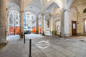 Piazza Carlina - Alloggio di ampia metratura libero subito!