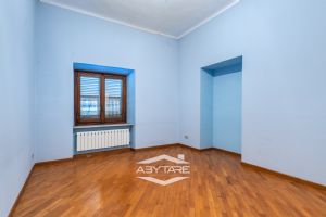 Piazza Carlina - Alloggio di ampia metratura libero subito!