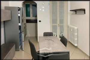 2 Locali affittasi transitorio Via Vigliani 199