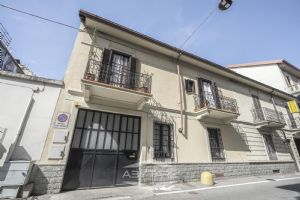 Soluzione indipendente/ bifamiliare  - Borgo San Pietro