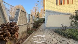 Casa indipendente su quattro lati, con giardino