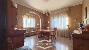 Casa indipendente su quattro lati, con giardino