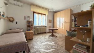 Casa indipendente su quattro lati, con giardino