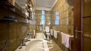 Casa indipendente su quattro lati, con giardino