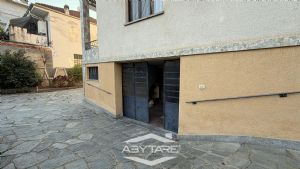 Casa indipendente su quattro lati, con giardino