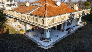 Villa con Giardino un' oasi di serenità a Druento