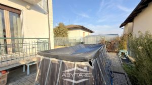 Appartamento in bifamiliare, con cortile privato