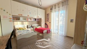 Appartamento in bifamiliare, con cortile privato