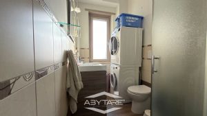 Appartamento in bifamiliare, con cortile privato