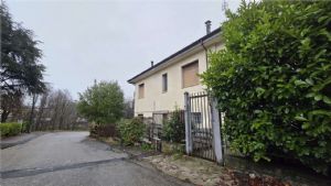 villa bifamiliare in zona ospedale