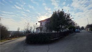 villa bifamiliare in zona ospedale