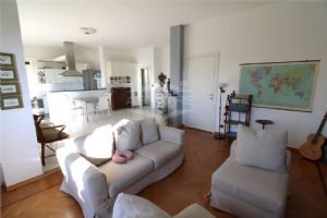 VILLA INDIPENDENTE CON AMPIO GIARDINO NEL CENTRO DI BEINASCO