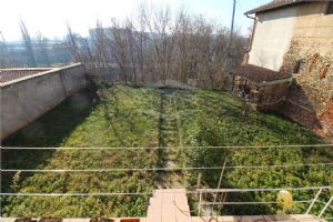 VILLA INDIPENDENTE CON AMPIO GIARDINO NEL CENTRO DI BEINASCO