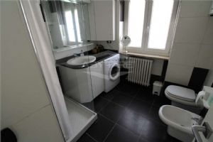 VILLA INDIPENDENTE CON AMPIO GIARDINO NEL CENTRO DI BEINASCO