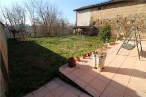 VILLA INDIPENDENTE CON AMPIO GIARDINO NEL CENTRO DI BEINASCO