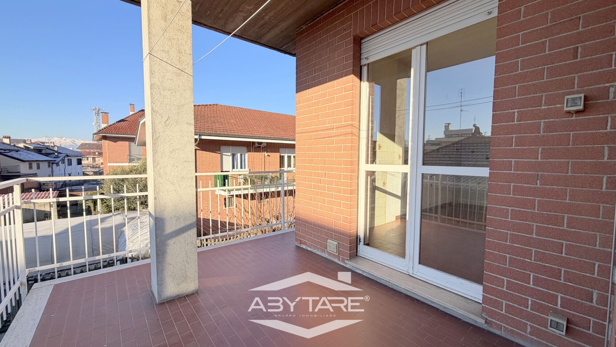 Appartamento quadrilocale con terrazzo in piccolo contesto