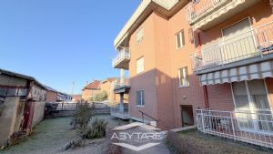 Appartamento quadrilocale con terrazzo in piccolo contesto