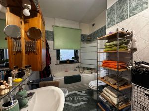 Vendesi bilivello con terrazzo in palazzina recente