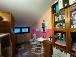 Vendesi bilivello con terrazzo in palazzina recente