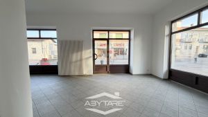 Locale commerciale in vendita