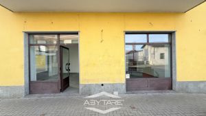 Locale commerciale in vendita