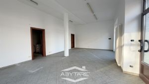 Locale commerciale in vendita
