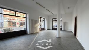 Locale commerciale in affitto