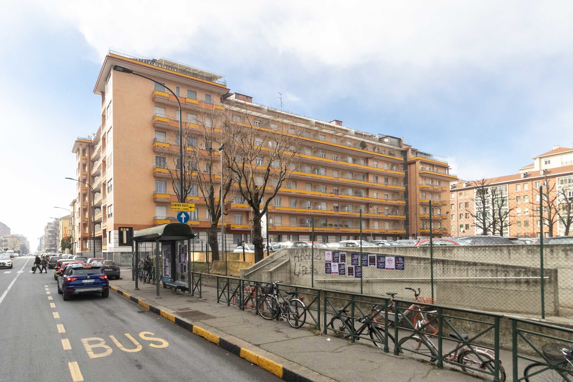 AMPIO TRILOCALE IN COMPLESSO SIGNORILE