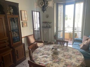 AMPIO TRILOCALE IN COMPLESSO SIGNORILE