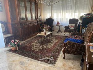 AMPIO TRILOCALE IN COMPLESSO SIGNORILE