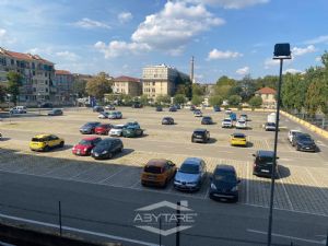 AMPIO TRILOCALE IN COMPLESSO SIGNORILE